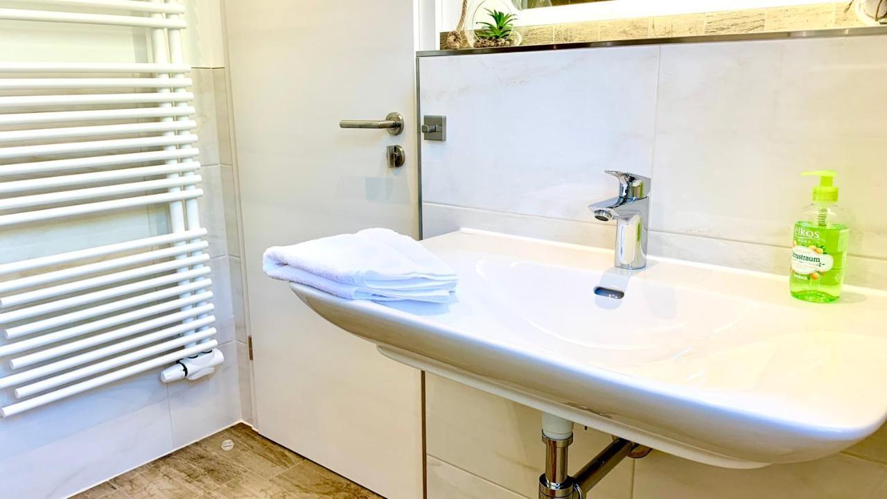 Sellin  Ferienappartement Mit Seeblick In Der Villa Columba מראה חיצוני תמונה